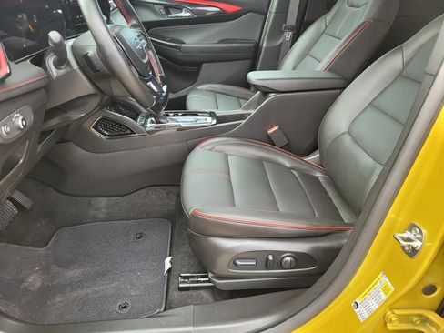 Used 2025 Chevrolet TrailBlazer RS w/ Driver Confidence Package FWD image 17
