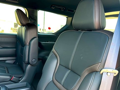 New 2026 Nissan Armada SL w/ Captain's Chari Seat Package AWD/4WD image 16