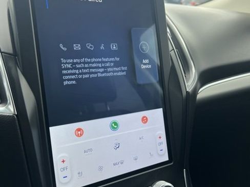 Used 2024 Ford Edge Titanium image 38