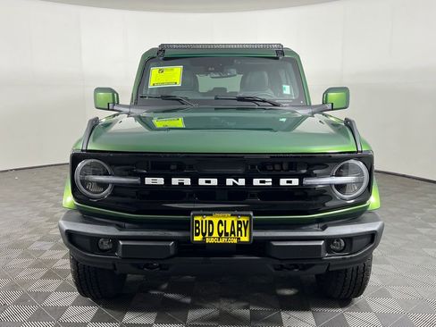 Used 2025 Ford Bronco Outer Banks AWD/4WD image 2