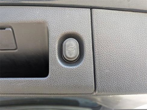 Used 2019 GMC Yukon Denali w/ Denali Ultimate Package image 15