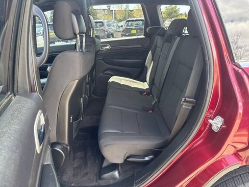 Used 2018 Jeep Grand Cherokee Laredo RWD image 15