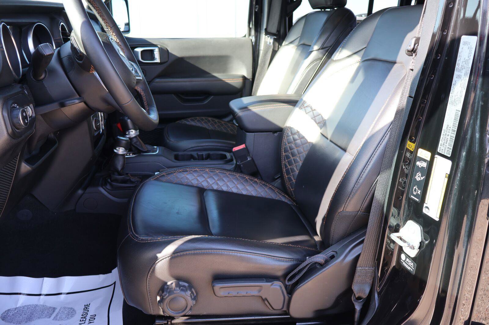 Used 2021 Jeep Gladiator Overland AWD/4WD image 12