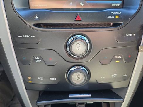 Used 2014 Ford Explorer XLT w/ Equipment Group 202A image 32