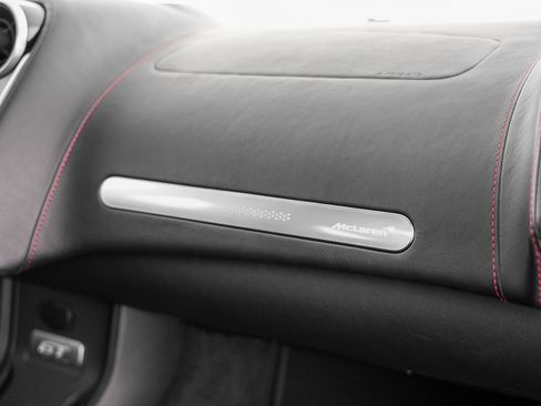 Used 2023 McLaren GT RWD image 33