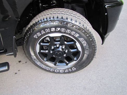 Used 2026 RAM 2500 Laramie AWD/4WD image 24