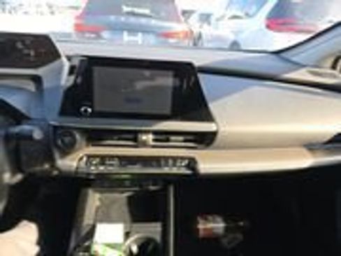 Used 2024 Toyota Prius XLE image 2