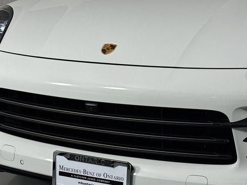 Used 2023 Porsche Cayenne Platinum Edition image 12