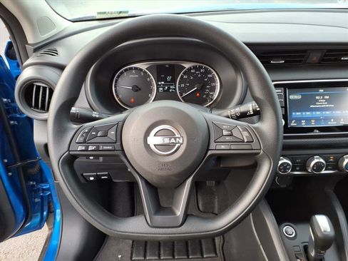 New 2025 Nissan Kicks Play S image 12