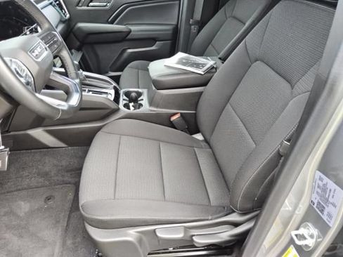 Used 2024 GMC Canyon Elevation RWD image 4