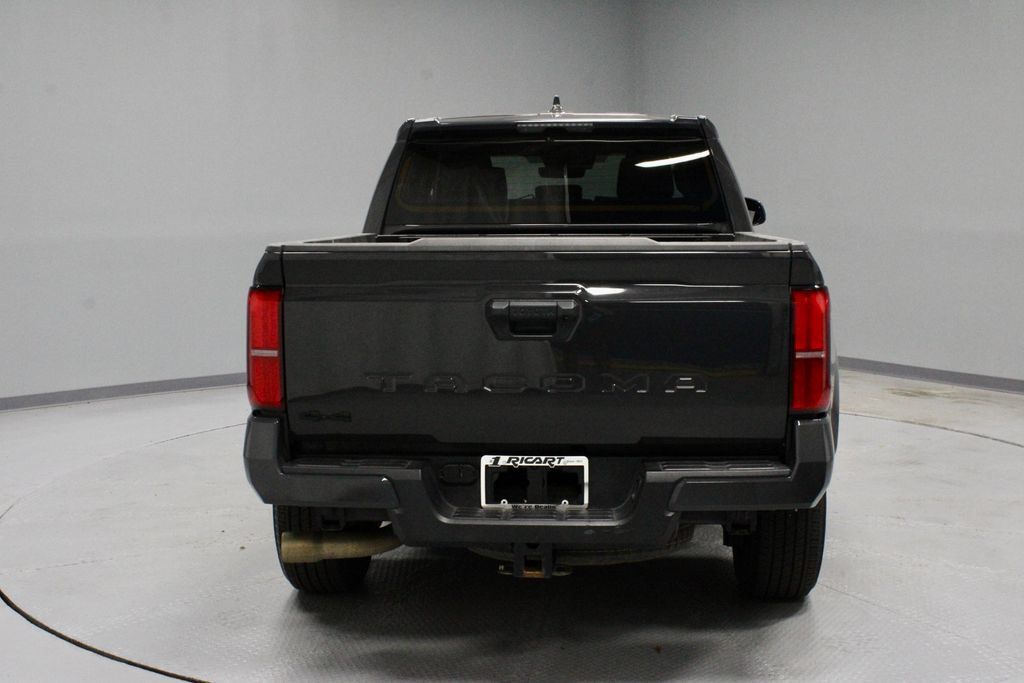 Used 2025 Toyota Tacoma TRD Sport AWD/4WD image 9