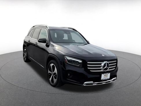 Used 2025 Mercedes-Benz GLB 250 image 3