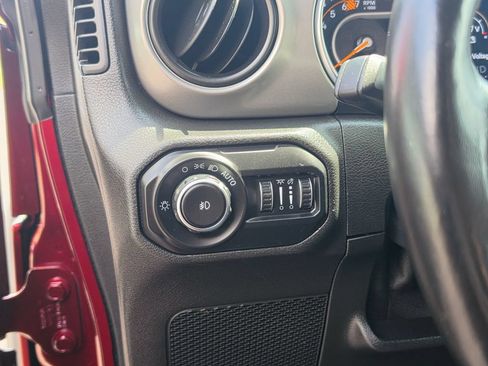 Used 2021 Jeep Wrangler Unlimited Sport AWD/4WD image 14