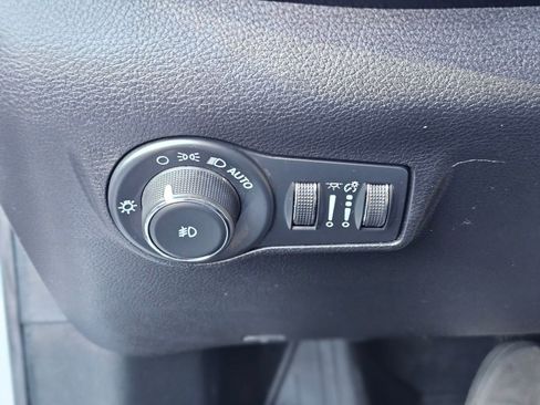 Used 2022 Jeep Compass Latitude image 19