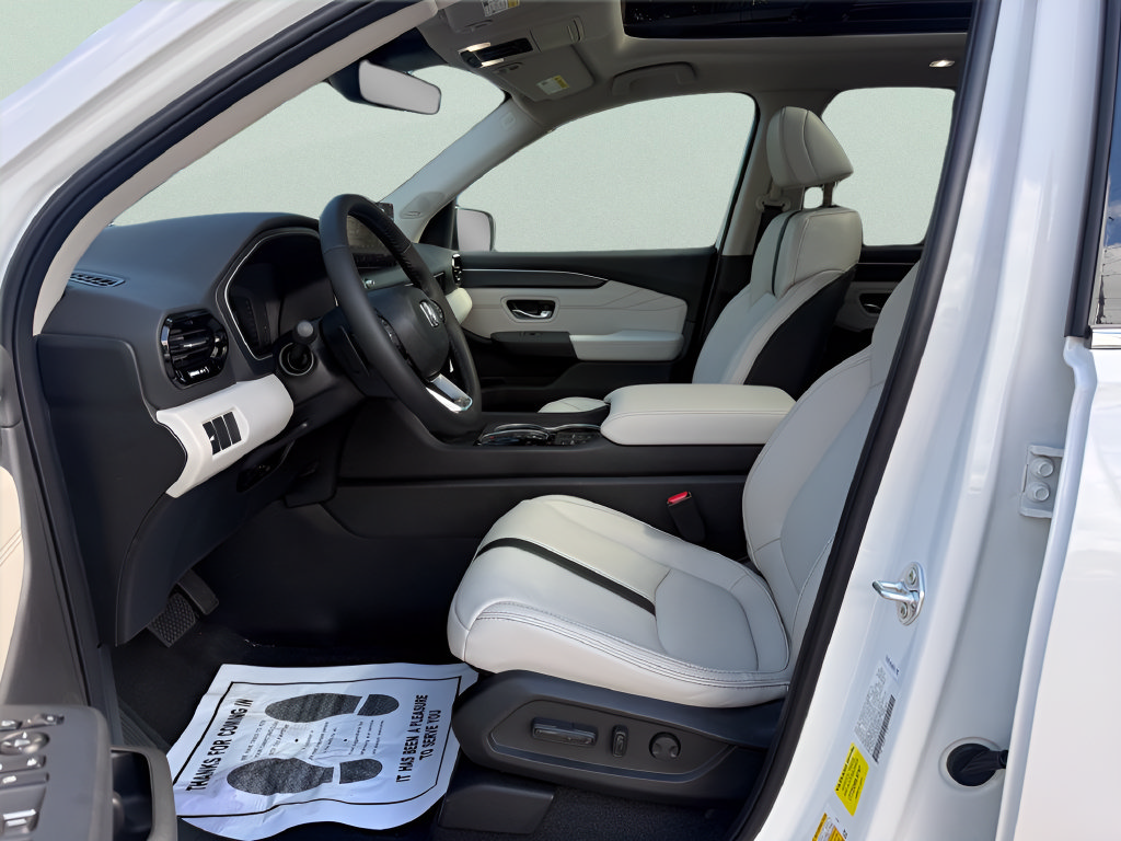 New 2026 Honda Pilot Touring image 9