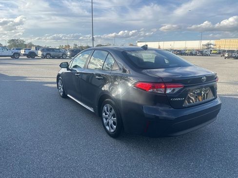 Used 2025 Toyota Corolla LE image 8