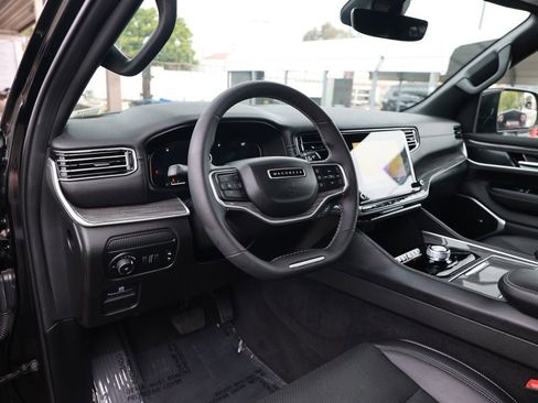 Used 2022 Jeep Wagoneer Series II RWD image 17