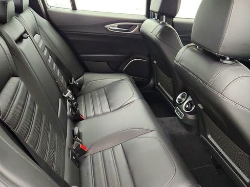 Used 2022 Alfa Romeo Giulia Veloce image 23