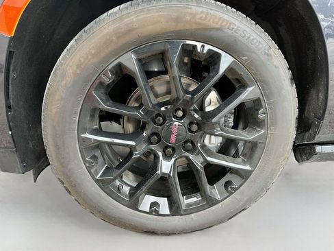 Used 2023 GMC Yukon XL Denali w/ Advanced Technology Package AWD/4WD image 31