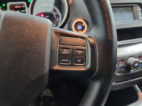 Used 2019 Dodge Journey SE FWD image 19