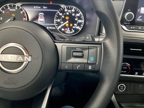 Used 2023 Nissan Rogue SV AWD/4WD image 23