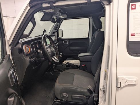 Used 2022 Jeep Gladiator Mojave w/ LED Lighting Group AWD/4WD image 20
