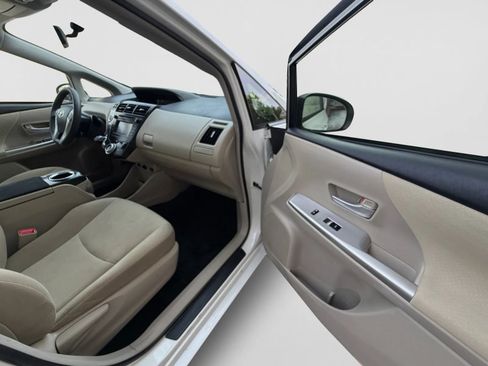 Used 2014 Toyota Prius V Three FWD image 25