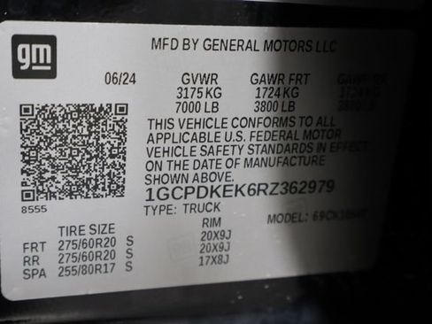 Used 2024 Chevrolet Silverado 1500 LT AWD/4WD image 29