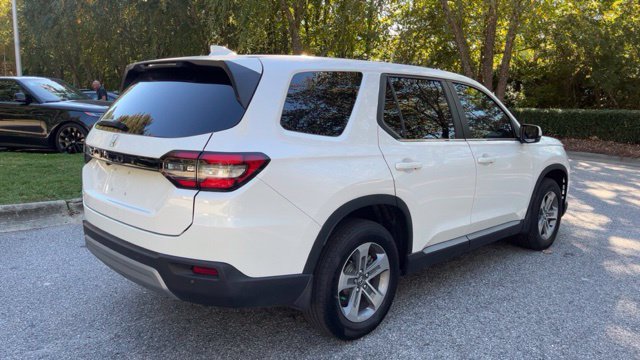 Used 2025 Honda Pilot EX-L image 9