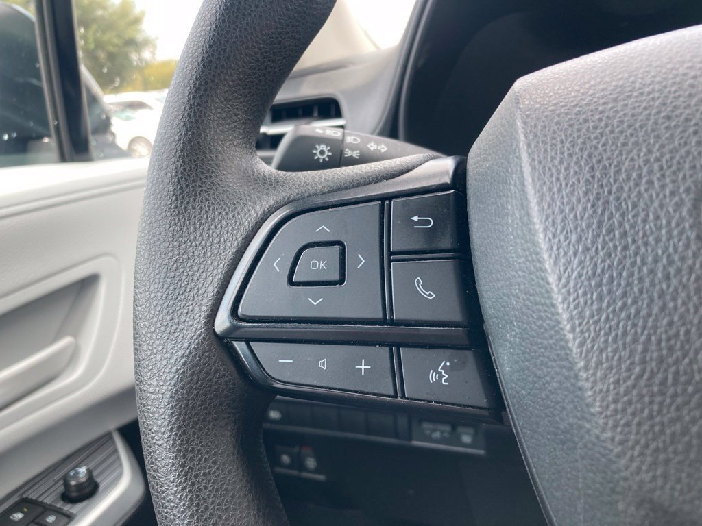 Used 2025 Toyota Sienna LE FWD image 13