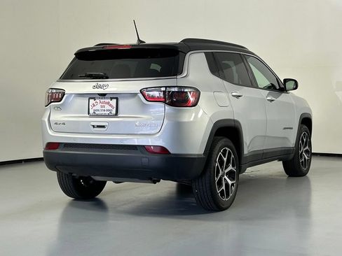 Used 2025 Jeep Compass Limited AWD/4WD image 7