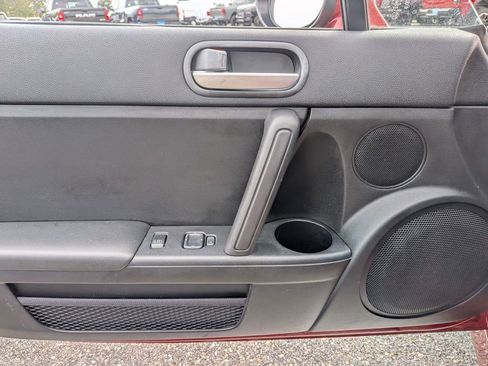 Used 2010 MAZDA MX-5 Miata Touring image 13