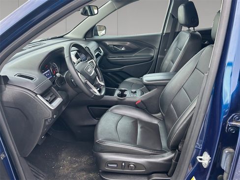 Used 2023 GMC Terrain SLT image 10