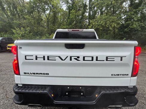 Used 2021 Chevrolet Silverado 1500 Custom Trail Boss w/ LPO, Dark Essentials Package AWD/4WD image 6