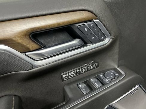 Certified 2025 Chevrolet Silverado 1500 High Country w/ High Country Premium Package AWD/4WD image 24