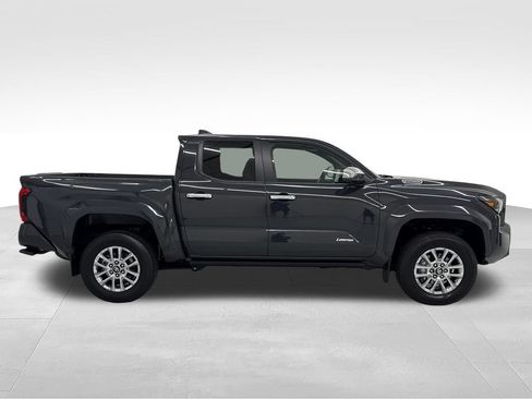 Used 2024 Toyota Tacoma Limited AWD/4WD image 8