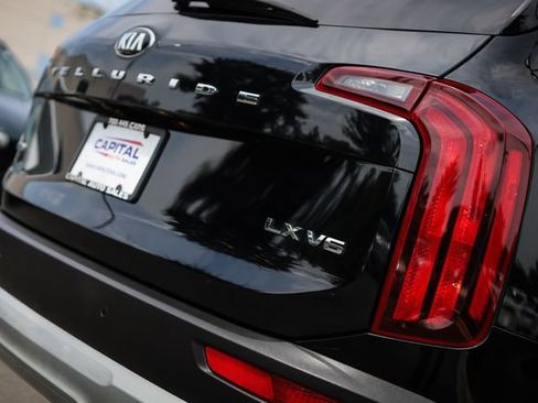 Used 2021 Kia Telluride LX AWD/4WD image 15