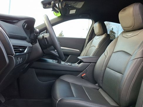 Used 2022 Cadillac XT4 Premium Luxury w/ Enhanced Visibility Package image 13