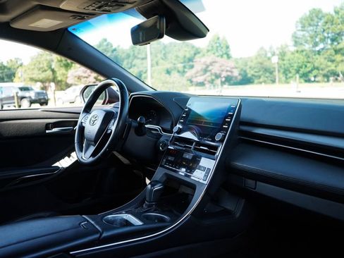 Used 2019 Toyota Avalon XSE FWD image 15