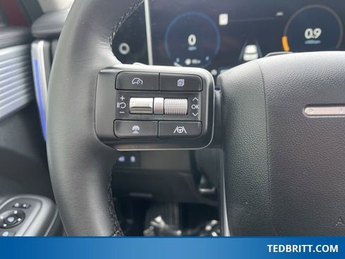 Used 2024 Hyundai Santa Fe Limited image 32