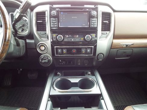 Used 2018 Nissan Titan Platinum Reserve w/ Platinum Utility Package image 15