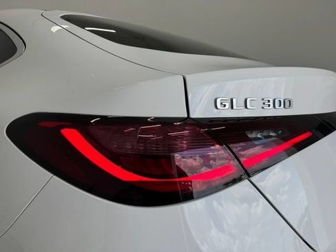 Used 2024 Mercedes-Benz GLC 300 4MATIC image 34