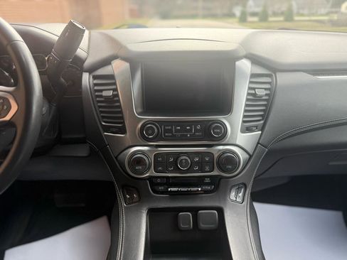 Used 2015 Chevrolet Suburban LT image 27