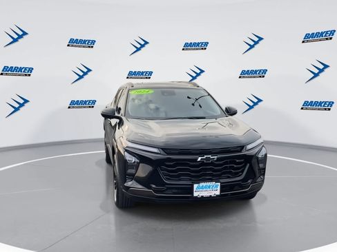 Used 2024 Chevrolet Trax ACTIV w/ Sunroof Package image 3