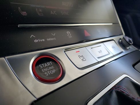 Used 2023 Audi RS 6 AWD/4WD image 31
