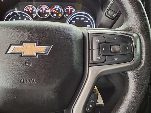 Used 2022 Chevrolet Silverado 2500 Custom w/ Custom Value Package AWD/4WD image 10