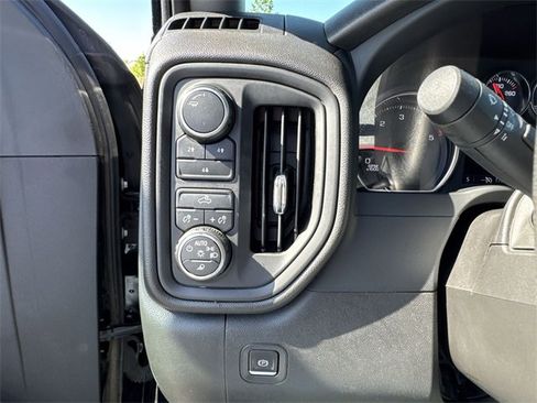 Certified 2023 Chevrolet Silverado 2500 Custom image 17