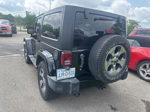 Used 2016 Jeep Wrangler Sahara w/ Connectivity Group image 5