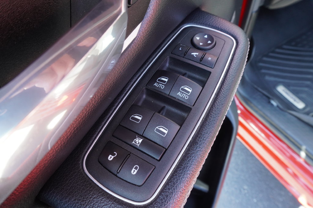 Used 2023 RAM 1500 Laramie AWD/4WD image 15