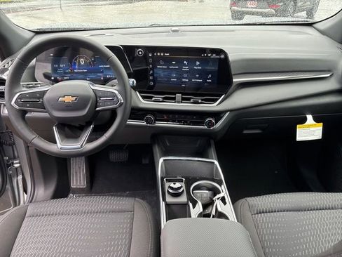 New 2026 Chevrolet Equinox LT w/ Safety and Technology Package AWD/4WD image 15